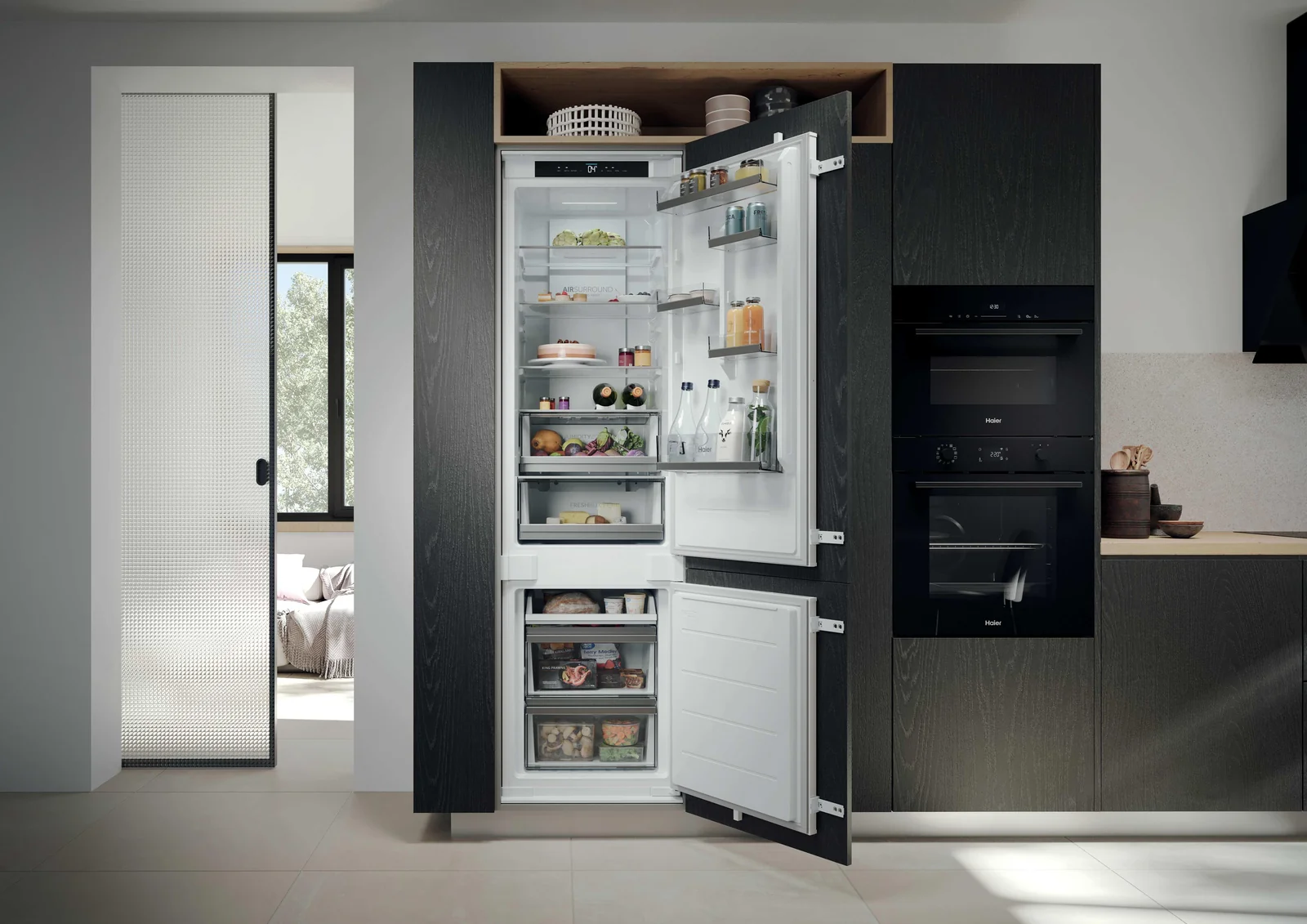 Haier Series 6 HBQW5519EK-UK 284L Integrated Fridge Freezer