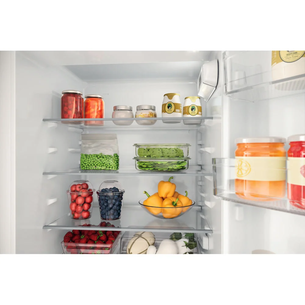 Hotpoint HTC18D011A1 268L Integrated Fridge Freezer