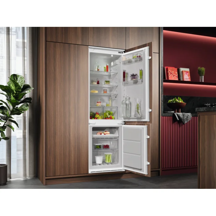 AEG Series 7000 NSC7N18ZES 257L Integrated Fridge Freezer