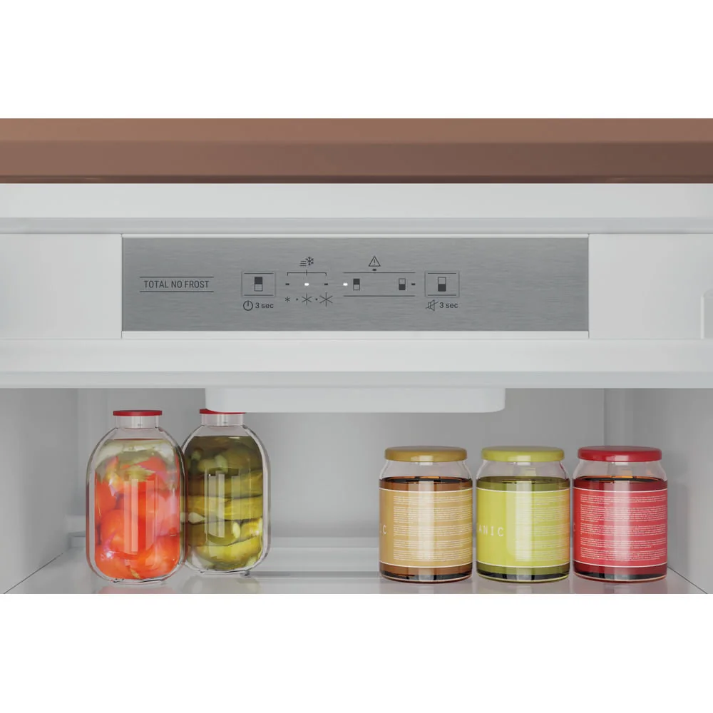 Hotpoint Total No Frost HTC20 T322 UK 280L Integrated Fridge Freezer