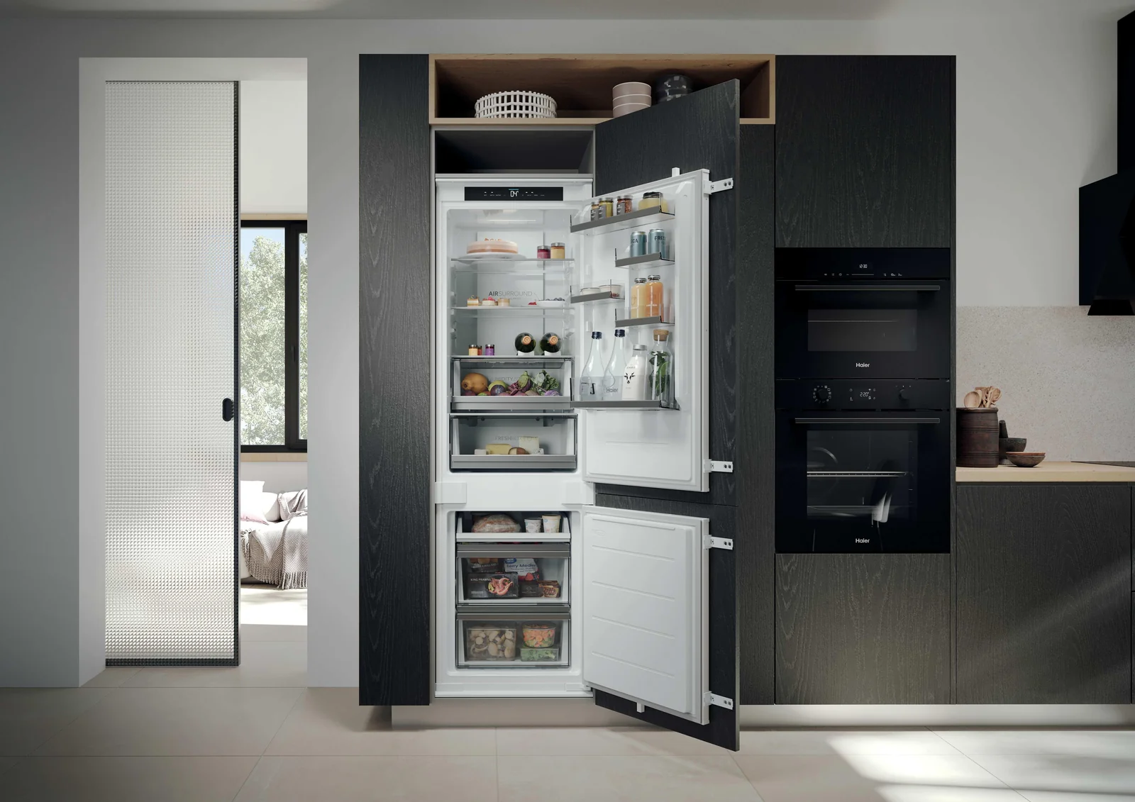 Haier Series 6 HBQW5518EK-UK 251L Integrated Fridge Freezer