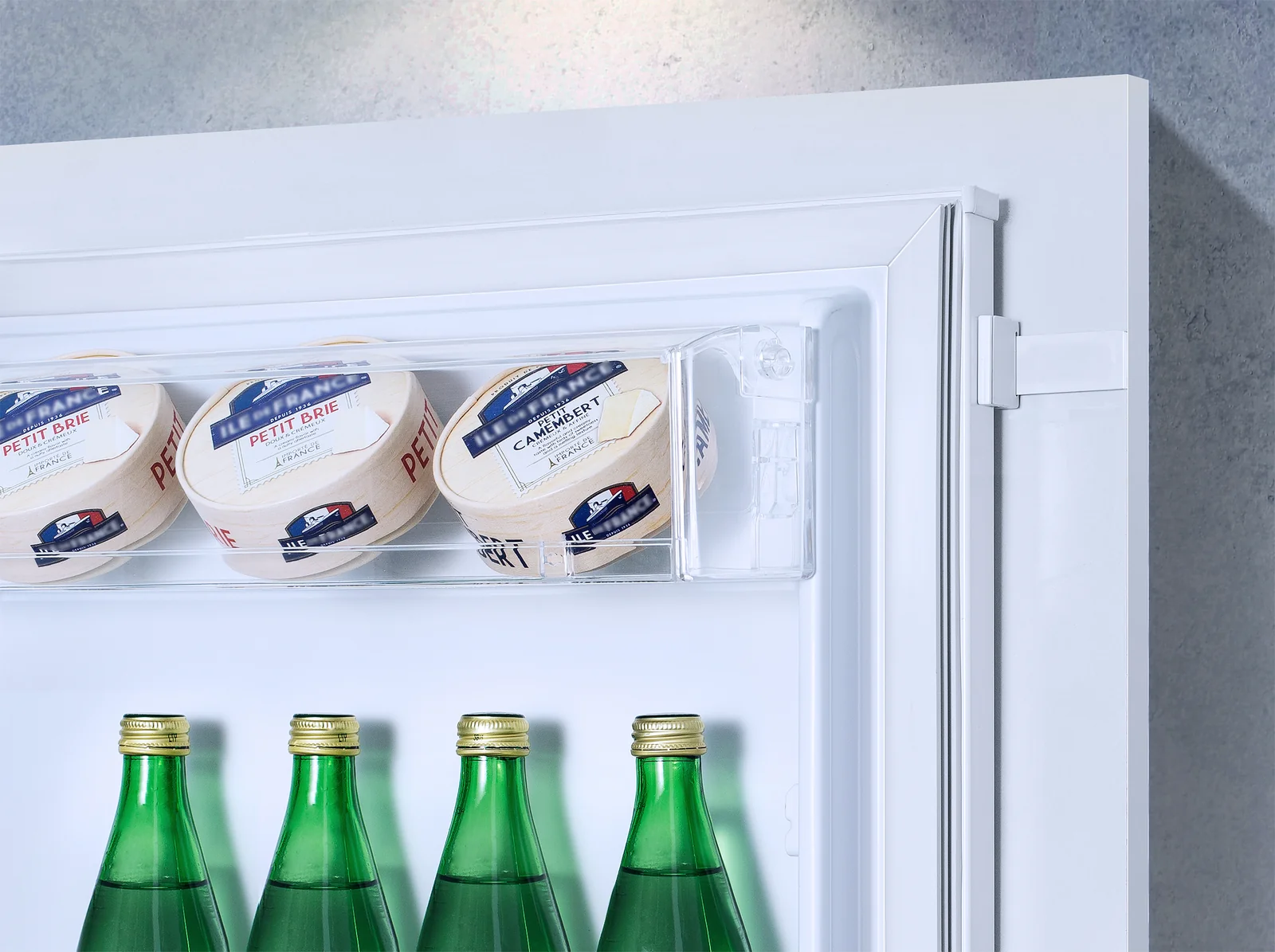 Hisense RIB291F4AWE 233L Integrated Fridge Freezer
