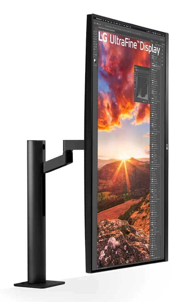 LG 32UN880K-B 31.5" 4K UHD IPS Monitor