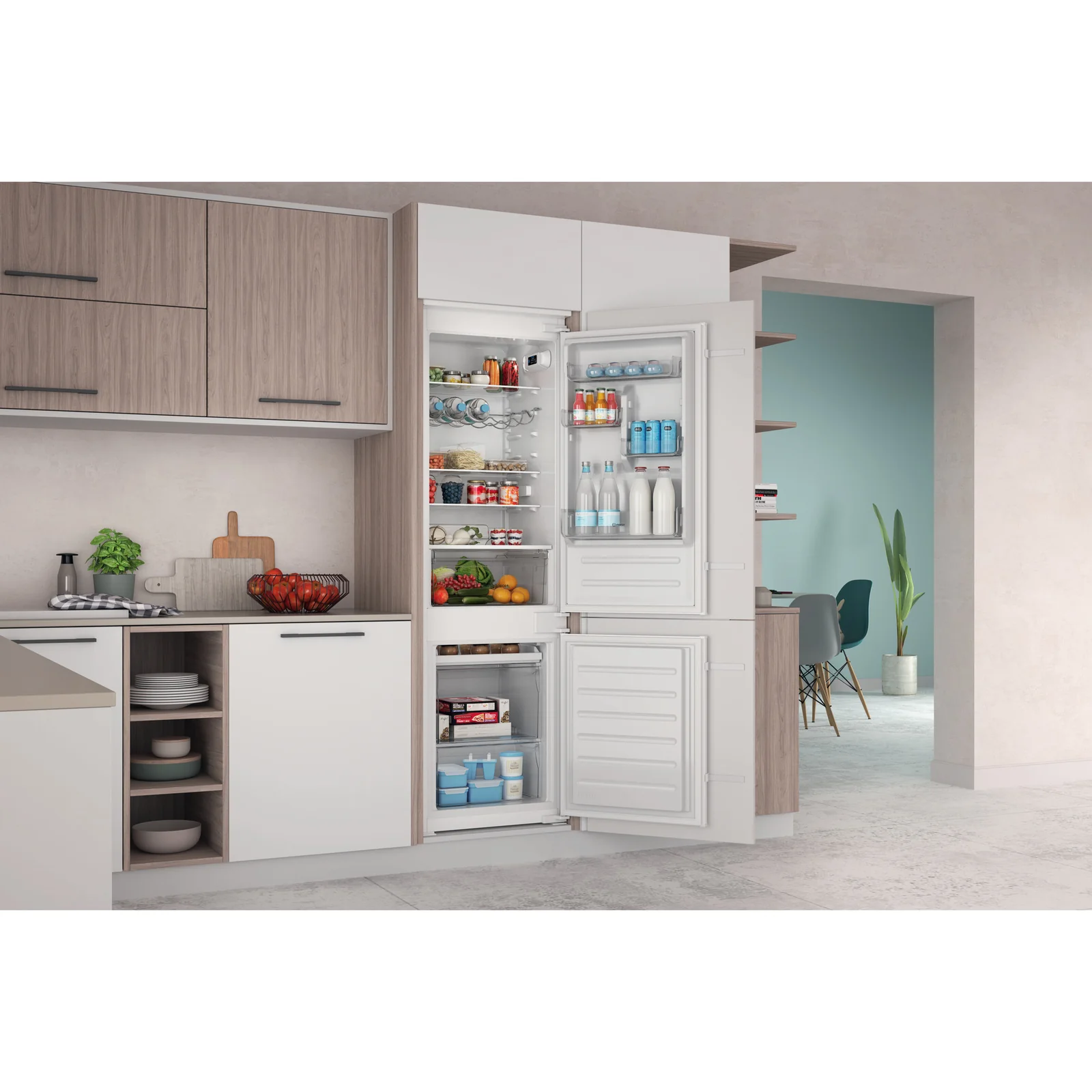 Indesit INC18D011B1 268L Integrated Fridge Freezer